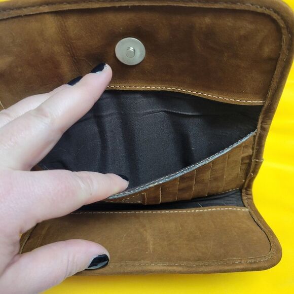 Embroidered Floral Wallet - Picture 7 of 10